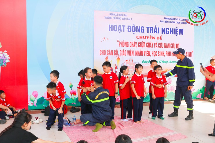 Trường Tiểu học Quốc Oai A tổ chức hoạt động trải nghiệm, tuyên truyền và thực hành kỹ năng Phòng cháy chữa cháy và Cứu nạn cứu hộ- Ảnh 18.