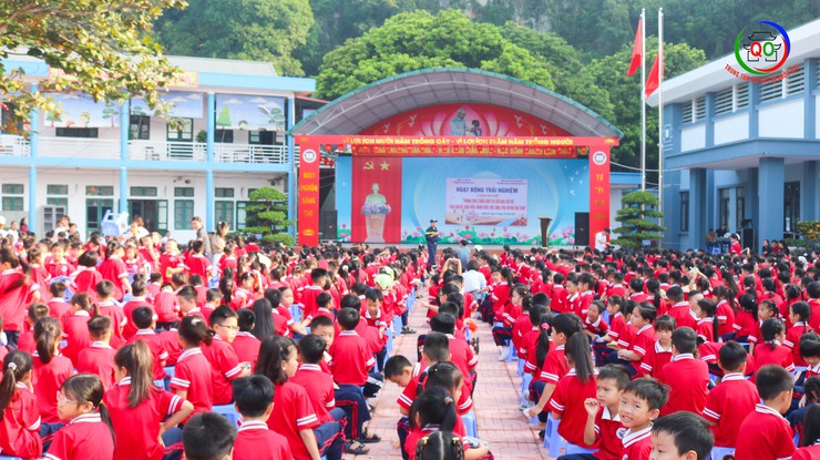 Trường Tiểu học Quốc Oai A tổ chức hoạt động trải nghiệm, tuyên truyền và thực hành kỹ năng Phòng cháy chữa cháy và Cứu nạn cứu hộ- Ảnh 2.