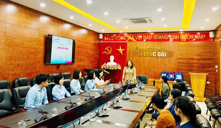 Mặt trận Tổ quốc xã Quốc Oai phối hợp Ngân hàng VietinBank trao quà hỗ trợ phụ nữ có hoàn cảnh đặc biệt khó khăn- Ảnh 2.