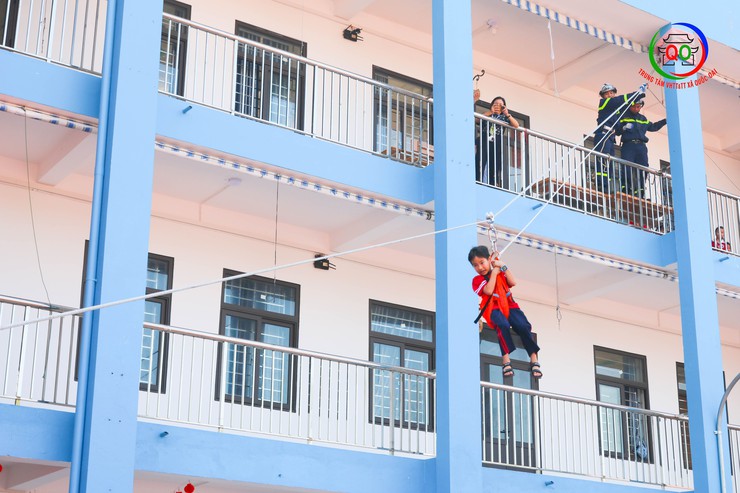 Trường Tiểu học Quốc Oai A tổ chức hoạt động trải nghiệm, tuyên truyền và thực hành kỹ năng Phòng cháy chữa cháy và Cứu nạn cứu hộ- Ảnh 20.