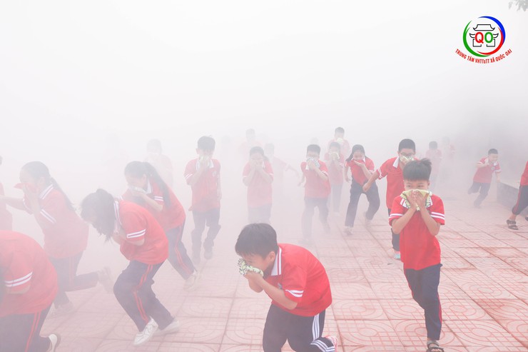 Trường Tiểu học Quốc Oai A tổ chức hoạt động trải nghiệm, tuyên truyền và thực hành kỹ năng Phòng cháy chữa cháy và Cứu nạn cứu hộ- Ảnh 30.