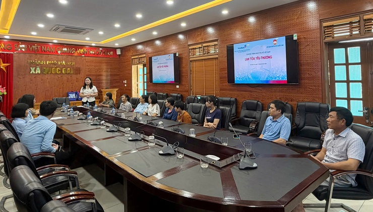 Mặt trận Tổ quốc xã Quốc Oai phối hợp Ngân hàng VietinBank trao quà hỗ trợ phụ nữ có hoàn cảnh đặc biệt khó khăn- Ảnh 4.