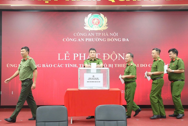 Lãnh đạo Công an thành phố Hà Nội kiểm tra, làm việc tại Công an phường Đống Đa- Ảnh 4.