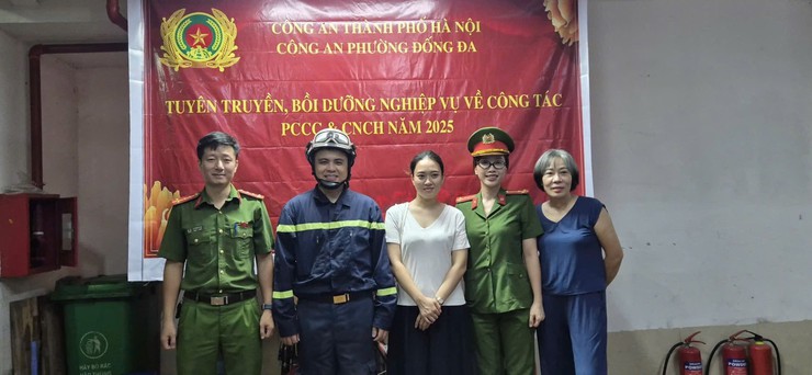 Công an phường Đống Đa tuyên truyền phòng cháy, chữa cháy và cứu nạn, cứu hộ tại khu dân cư- Ảnh 9.