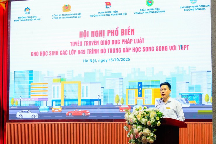 Công an phường Đống Đa tuyên truyền phòng chống tội phạm trong học đường- Ảnh 2.