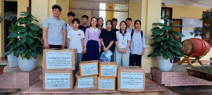 Khối giáo dục phường Đống Đa trao quà cho học sinh vùng lũ tỉnh Lạng Sơn- Ảnh 2.