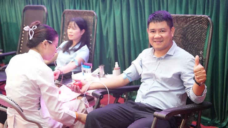 263 đơn vị máu an toàn trong Ngày hội Hiến máu tình nguyện năm 2025 tại xã Dương Hoà - Ảnh 10.