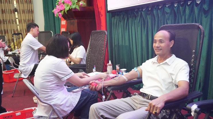263 đơn vị máu an toàn trong Ngày hội Hiến máu tình nguyện năm 2025 tại xã Dương Hoà - Ảnh 8.