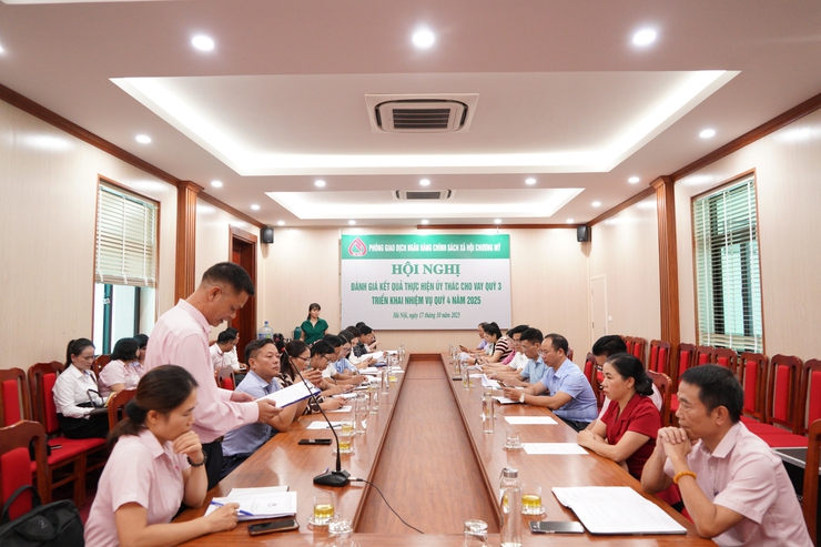 Phòng giao dịch Ngân hang Chính sách Xã hội Chương Mỹ đánh giá kết quả hoạt động ủy thác tín dụng chính sách quý III, triển khai nhiệm vụ quý IV năm 2025- Ảnh 1.