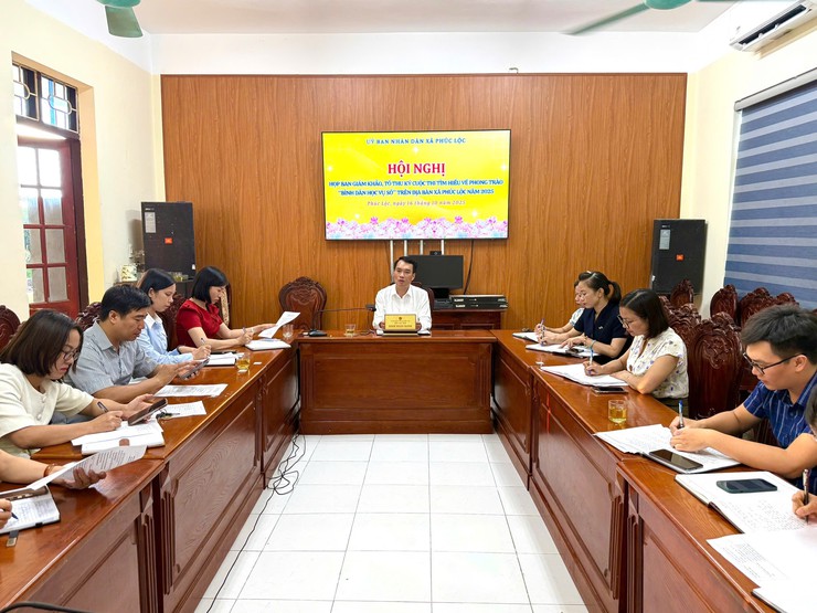 Hội nghị họp Ban Giám khảo và Tổ thư ký Cuộc thi trực tuyến tìm hiểu về phong trào "Bình dân học vụ số" trên địa bàn xã năm 2025- Ảnh 1.