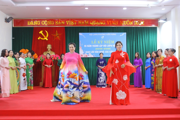 Hội Liên Hiệp Phụ nữ phường Kiến Hưng tổ chức Lễ Kỷ niệm 95 năm Ngày thành lập Hội Liên hiệp Phụ nữ Việt Nam (20/10/1930 – 20/10/2025) và  Phát động phong trào ủng hộ đồng bào các tỉnh bị thiệt hại do thiên tai.- Ảnh 2.