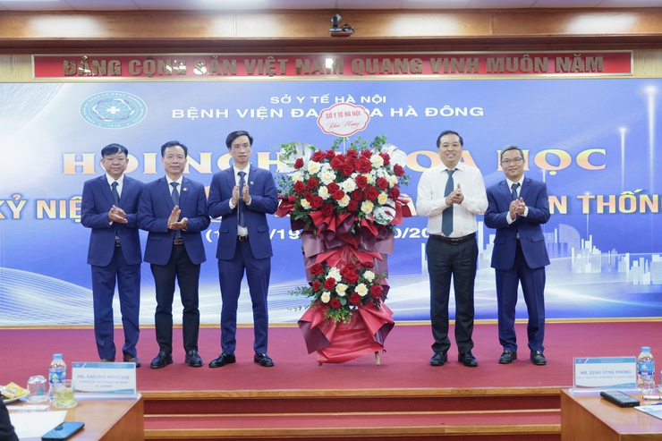 Bệnh viện 115 năm tuổi lớn mạnh về năng lực chuyên môn, phát triển nghiên cứu khoa học nâng cao chất lượng khám chữa bệnh- Ảnh 2.