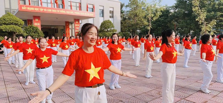 Hội LHPN phường Dương Nội tổ chức chùm hoạt động ý nghĩa nhân kỷ niệm 95 năm Ngày thành lập Hội LHPN Việt Nam 20/10- Ảnh 3.