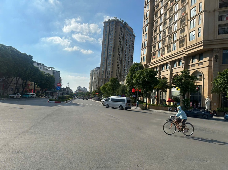 Hà Nội 17/10: ngày nắng, đêm không mưa- Ảnh 1.