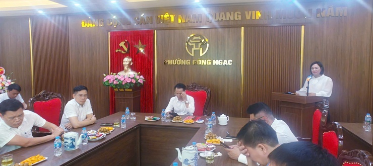 Đảng ủy phường Đông Ngạc tổ chức hội nghị gặp mặt kỷ niệm 95 năm Ngày truyền thống ngành Tổ chức xây dựng Đảng, Dân vận của Đảng, ngày truyền thống Văn phòng cấp ủy và 77 năm Ngày thành lập ngành Kiểm tra Đảng- Ảnh 2.