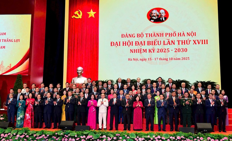 ĐỒNG CHÍ NGUYỄN TIẾN CƯỜNG – BÍ THƯ ĐẢNG UỶ, CHỦ TỊCH HĐND XÃ THANH TRÌ – ĐƯỢC TÍN NHIỆM BẦU VÀO BAN CHẤP HÀNH ĐẢNG BỘ THÀNH PHỐ HÀ NỘI KHÓA XVIII- Ảnh 6.