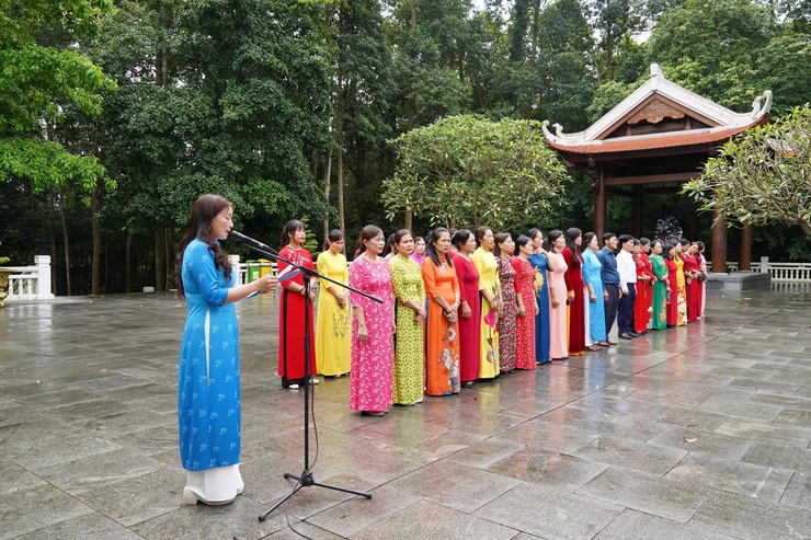 "Về nguồn" kỷ niệm 95 năm Ngày thành lập Hội Liên hiệp Phụ nữ Việt Nam- Ảnh 3.