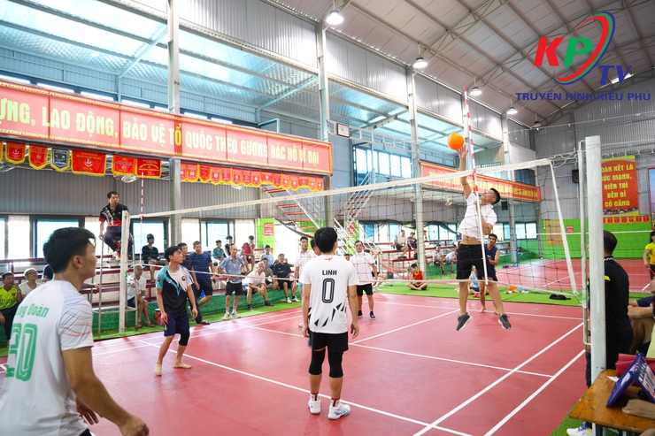 Giải Bóng chuyền hơi Nam, Nữ xã Kiều Phú kết thúc thành công tốt đẹp- Ảnh 1.