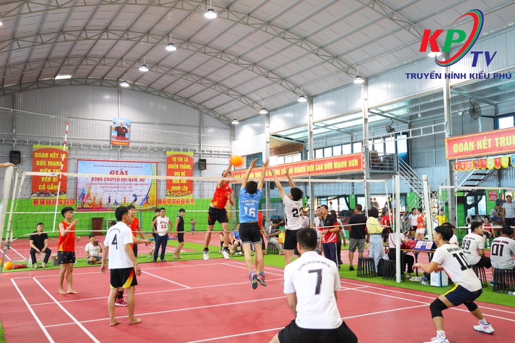 Giải Bóng chuyền hơi Nam, Nữ xã Kiều Phú kết thúc thành công tốt đẹp- Ảnh 6.