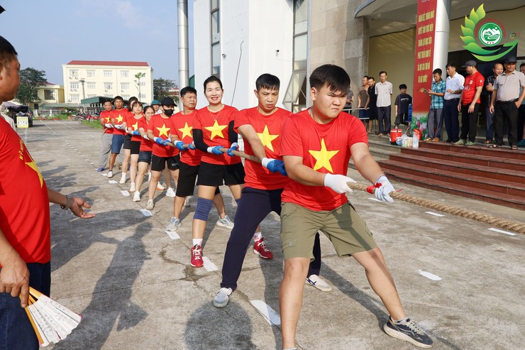 Thôn Yên Thái đạt nhất giải kéo co trong chương trình đại hội TDTT- Ảnh 1.