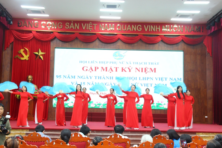 XÃ THẠCH THẤT TỔ CHỨC HỘI NGHỊ KỶ NIỆM 95 NĂM NGÀY THÀNH LẬP HỘI LIÊN HIỆP PHỤ NỮ VIỆT NAM- Ảnh 13.