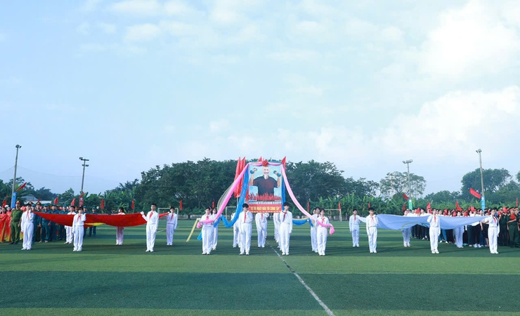 Phường Lĩnh Nam tưng bừng tổ chức Lễ khai mạc Đại hội Thể dục - Thể thao lần thứ I năm 2025- Ảnh 3.
