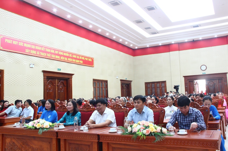 XÃ THẠCH THẤT TỔ CHỨC HỘI NGHỊ KỶ NIỆM 95 NĂM NGÀY THÀNH LẬP HỘI LIÊN HIỆP PHỤ NỮ VIỆT NAM- Ảnh 4.