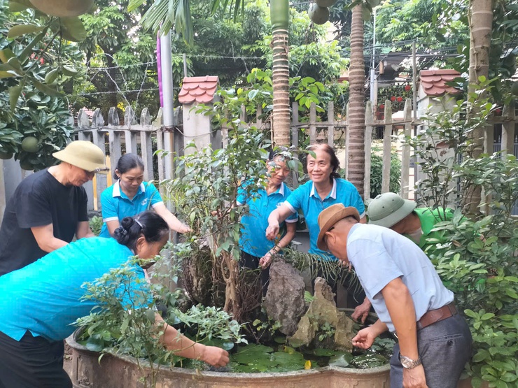 Phường Việt Hưng ra quân tổng vệ sinh môi trường phòng, chống dịch bệnh sốt xuất huyết đợt II năm 2025- Ảnh 17.