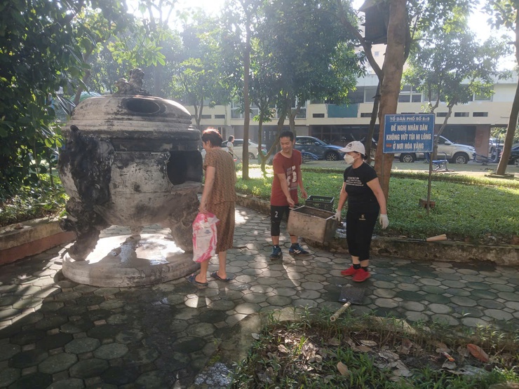 Phường Việt Hưng ra quân tổng vệ sinh môi trường phòng, chống dịch bệnh sốt xuất huyết đợt II năm 2025- Ảnh 9.