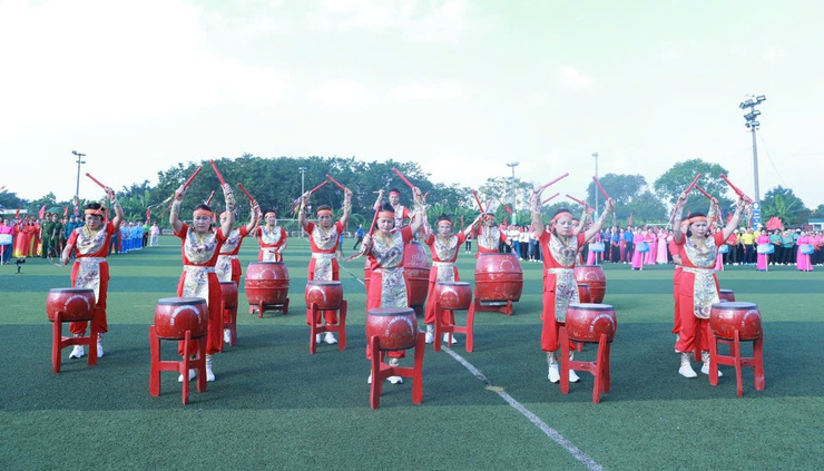 Phường Lĩnh Nam tưng bừng tổ chức Lễ khai mạc Đại hội Thể dục - Thể thao lần thứ I năm 2025- Ảnh 4.