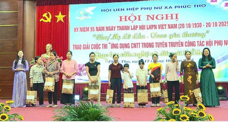 Hội LHPN xã Phúc Thọ kỷ niệm 95 năm ngày thành lập Hội LHPN Việt Nam- Ảnh 10.
