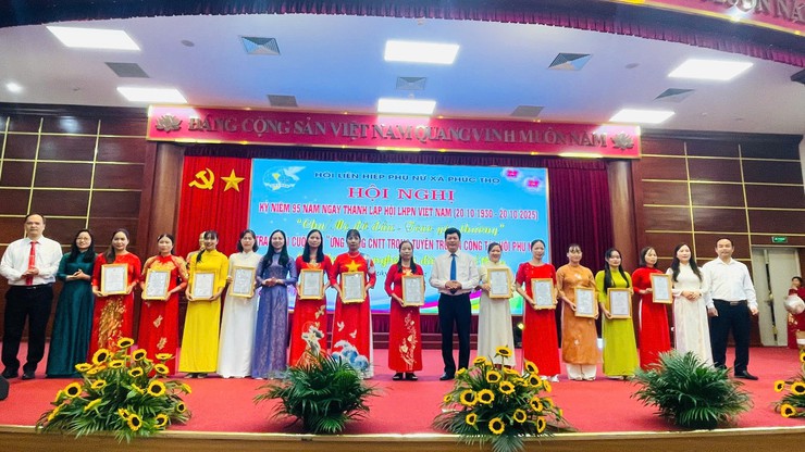 Hội LHPN xã Phúc Thọ kỷ niệm 95 năm ngày thành lập Hội LHPN Việt Nam- Ảnh 9.