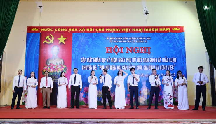 UBND xã Quảng Bị tổ chức buổi gặp mặt cán bộ, công chức, viên chức, người lao động nhân dịp kỷ niệm 95 năm ngày thành lập Hội Liên hiệp Phụ nữ Việt Nam (20/10/1930 – 20/10/2025)- Ảnh 1.