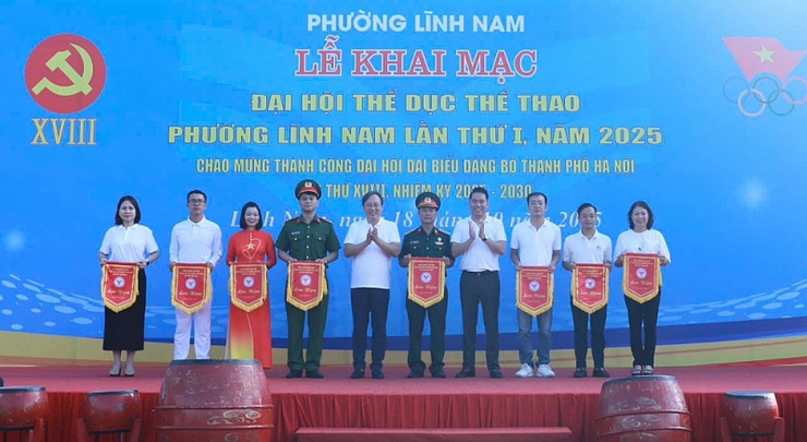 Phường Lĩnh Nam tưng bừng tổ chức Lễ khai mạc Đại hội Thể dục - Thể thao lần thứ I năm 2025- Ảnh 13.