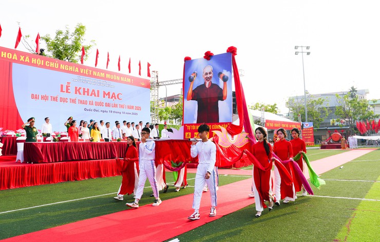 Xã Quốc Oai tưng bừng khai mạc Đại hội Thể dục Thể thao lần thứ Nhất khơi dậy khát vọng vươn lên từ sức mạnh đoàn kết trên mảnh đất anh hùng- Ảnh 8.