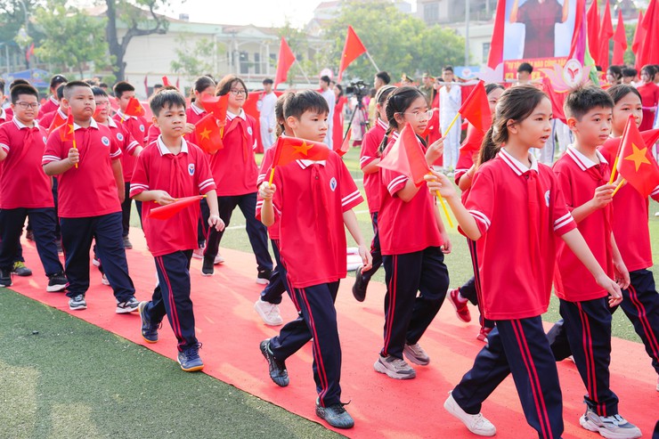 Xã Quốc Oai tưng bừng khai mạc Đại hội Thể dục Thể thao lần thứ Nhất khơi dậy khát vọng vươn lên từ sức mạnh đoàn kết trên mảnh đất anh hùng- Ảnh 17.