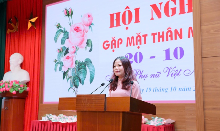 Văn phòng Hội đồng nhân dân và Ủy ban nhân dân xã  Quốc Oai tổ chức gặp mặt kỷ niệm 95 năm ngày thành lập Hội Liên hiệp Phụ nữ Việt Nam 20/10- Ảnh 2.
