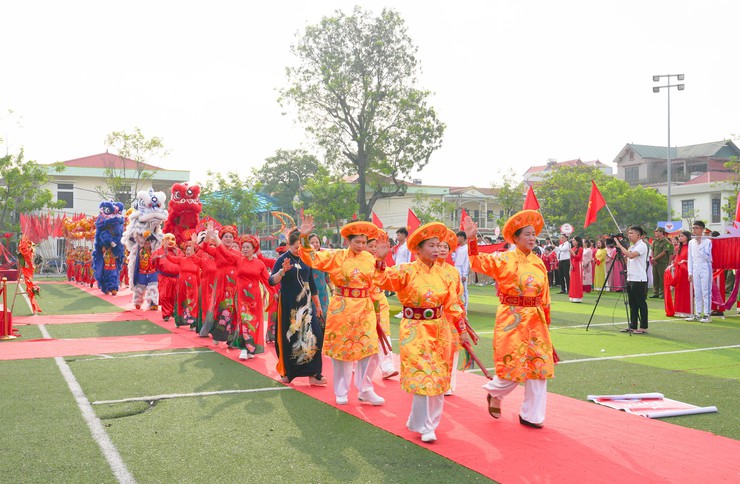 Xã Quốc Oai tưng bừng khai mạc Đại hội Thể dục Thể thao lần thứ Nhất khơi dậy khát vọng vươn lên từ sức mạnh đoàn kết trên mảnh đất anh hùng- Ảnh 27.