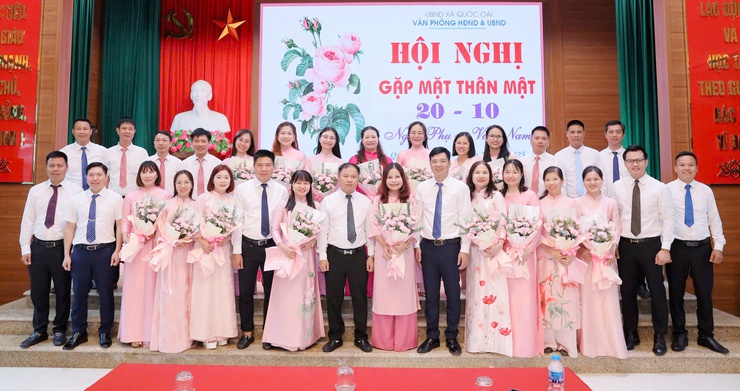 Văn phòng Hội đồng nhân dân và Ủy ban nhân dân xã  Quốc Oai tổ chức gặp mặt kỷ niệm 95 năm ngày thành lập Hội Liên hiệp Phụ nữ Việt Nam 20/10- Ảnh 3.