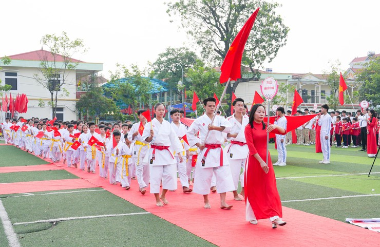 Xã Quốc Oai tưng bừng khai mạc Đại hội Thể dục Thể thao lần thứ Nhất khơi dậy khát vọng vươn lên từ sức mạnh đoàn kết trên mảnh đất anh hùng- Ảnh 28.