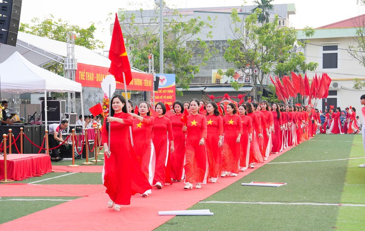 Xã Quốc Oai tưng bừng khai mạc Đại hội Thể dục Thể thao lần thứ Nhất khơi dậy khát vọng vươn lên từ sức mạnh đoàn kết trên mảnh đất anh hùng- Ảnh 29.