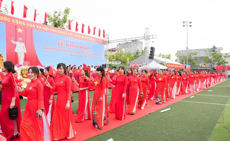 Xã Quốc Oai tưng bừng khai mạc Đại hội Thể dục Thể thao lần thứ Nhất khơi dậy khát vọng vươn lên từ sức mạnh đoàn kết trên mảnh đất anh hùng- Ảnh 30.