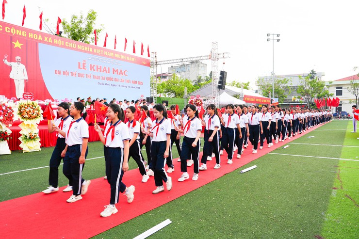 Xã Quốc Oai tưng bừng khai mạc Đại hội Thể dục Thể thao lần thứ Nhất khơi dậy khát vọng vươn lên từ sức mạnh đoàn kết trên mảnh đất anh hùng- Ảnh 31.