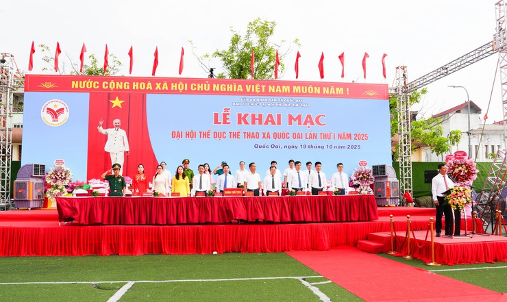 Xã Quốc Oai tưng bừng khai mạc Đại hội Thể dục Thể thao lần thứ Nhất khơi dậy khát vọng vươn lên từ sức mạnh đoàn kết trên mảnh đất anh hùng- Ảnh 1.