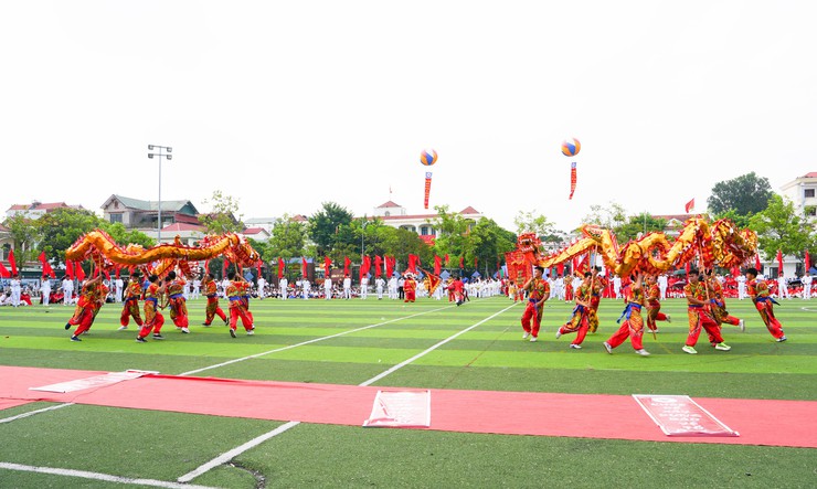Xã Quốc Oai tưng bừng khai mạc Đại hội Thể dục Thể thao lần thứ Nhất khơi dậy khát vọng vươn lên từ sức mạnh đoàn kết trên mảnh đất anh hùng- Ảnh 45.