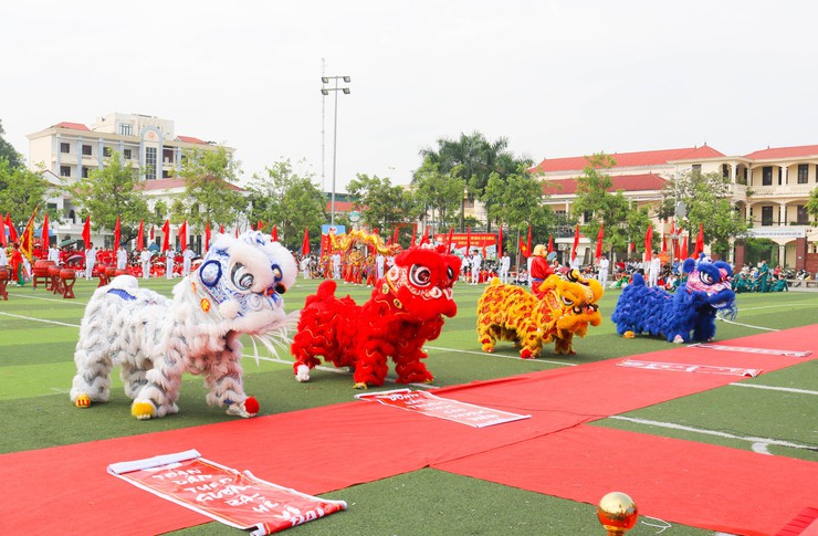 Xã Quốc Oai tưng bừng khai mạc Đại hội Thể dục Thể thao lần thứ Nhất khơi dậy khát vọng vươn lên từ sức mạnh đoàn kết trên mảnh đất anh hùng- Ảnh 47.