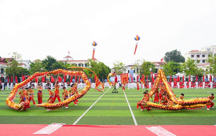 Xã Quốc Oai tưng bừng khai mạc Đại hội Thể dục Thể thao lần thứ Nhất khơi dậy khát vọng vươn lên từ sức mạnh đoàn kết trên mảnh đất anh hùng- Ảnh 49.