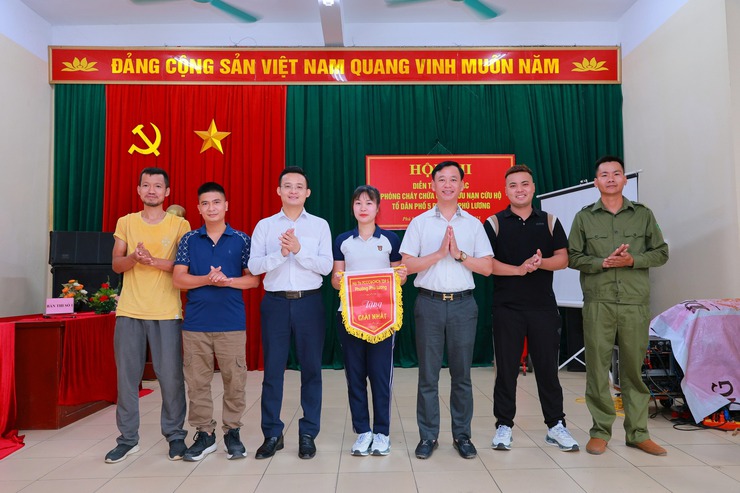 TDP5, Phường Phú Lương tổ chức hội thi “Phòng cháy chữa cháy và cứu nạn cứu hộ” năm 2025- Ảnh 3.