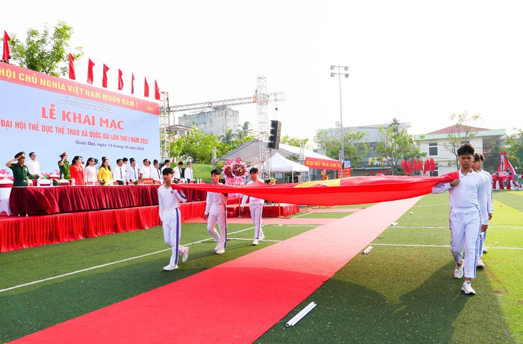 Xã Quốc Oai tưng bừng khai mạc Đại hội Thể dục Thể thao lần thứ Nhất khơi dậy khát vọng vươn lên từ sức mạnh đoàn kết trên mảnh đất anh hùng- Ảnh 7.