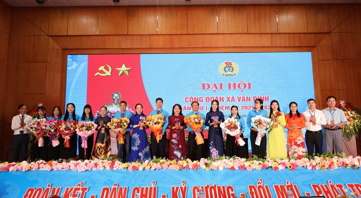 Đại hội Công đoàn xã Vân Đình lần thứ I, nhiệm kỳ 2025–2030: “Đoàn kết – Dân chủ – Kỷ cương – Đổi mới – Phát triển”- Ảnh 6.